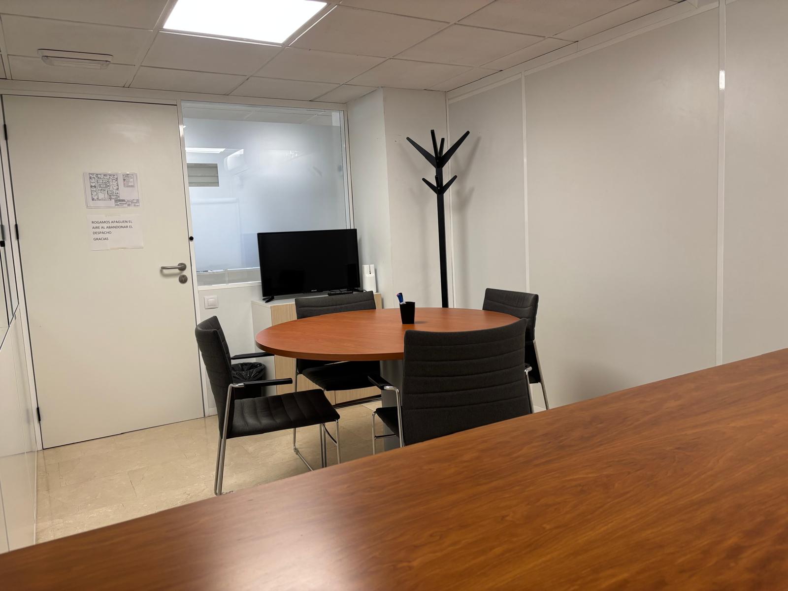 Sala de reuniones 4 personas · Coworking Centro de Valencia