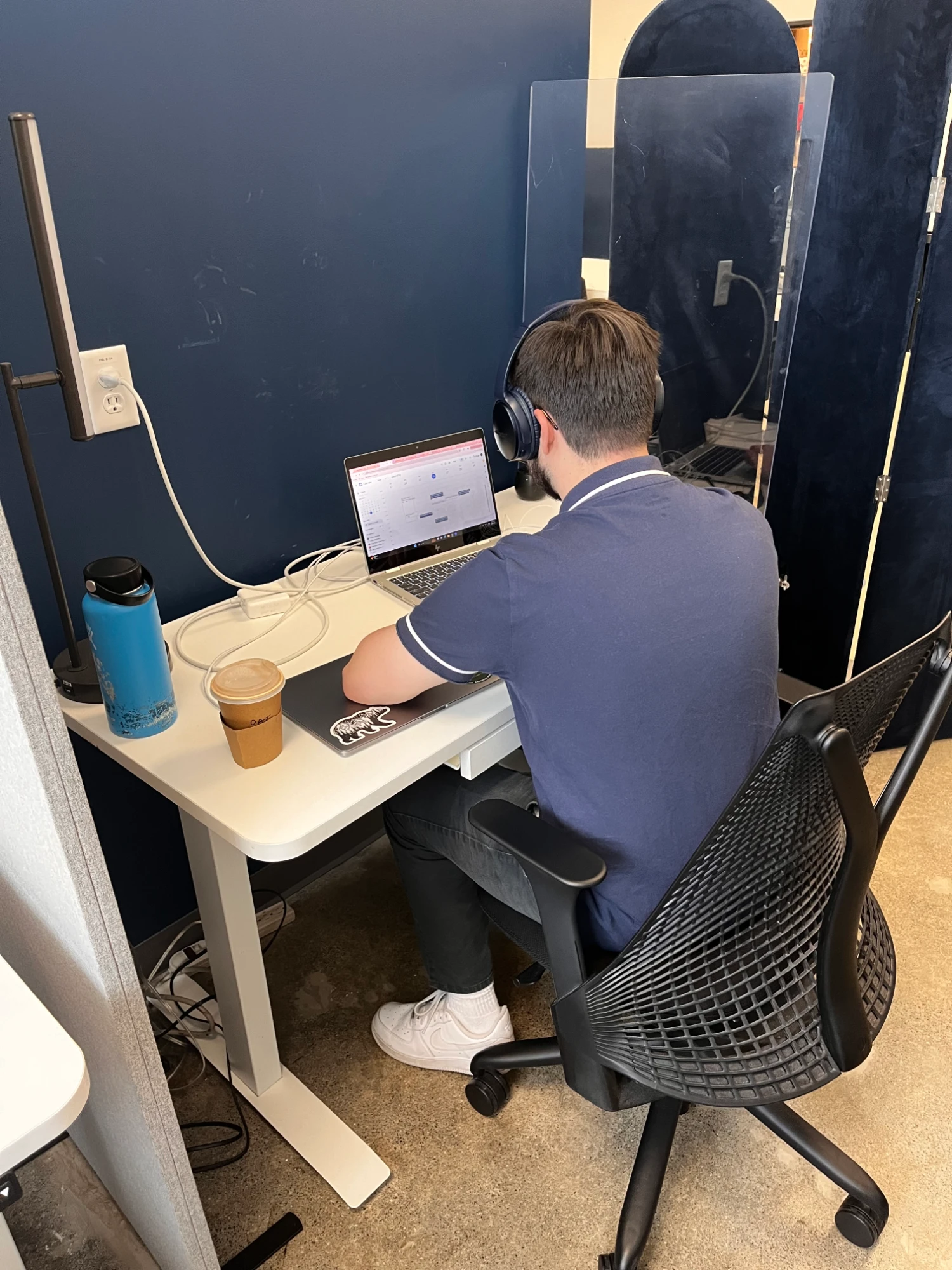 Dedicated desk · Pillarcowork