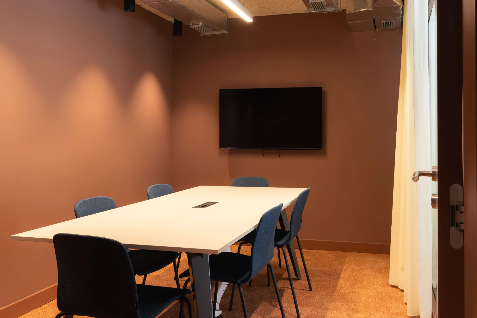 Meeting Room · DeHouse Picoas