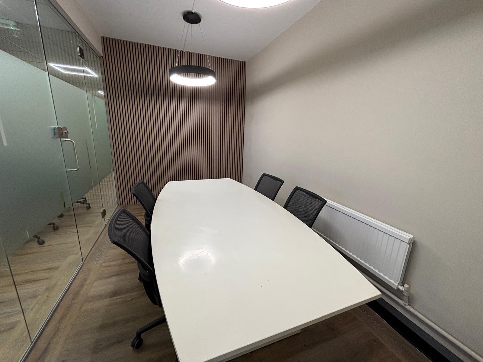 Meeting room 4 people · Provincial House