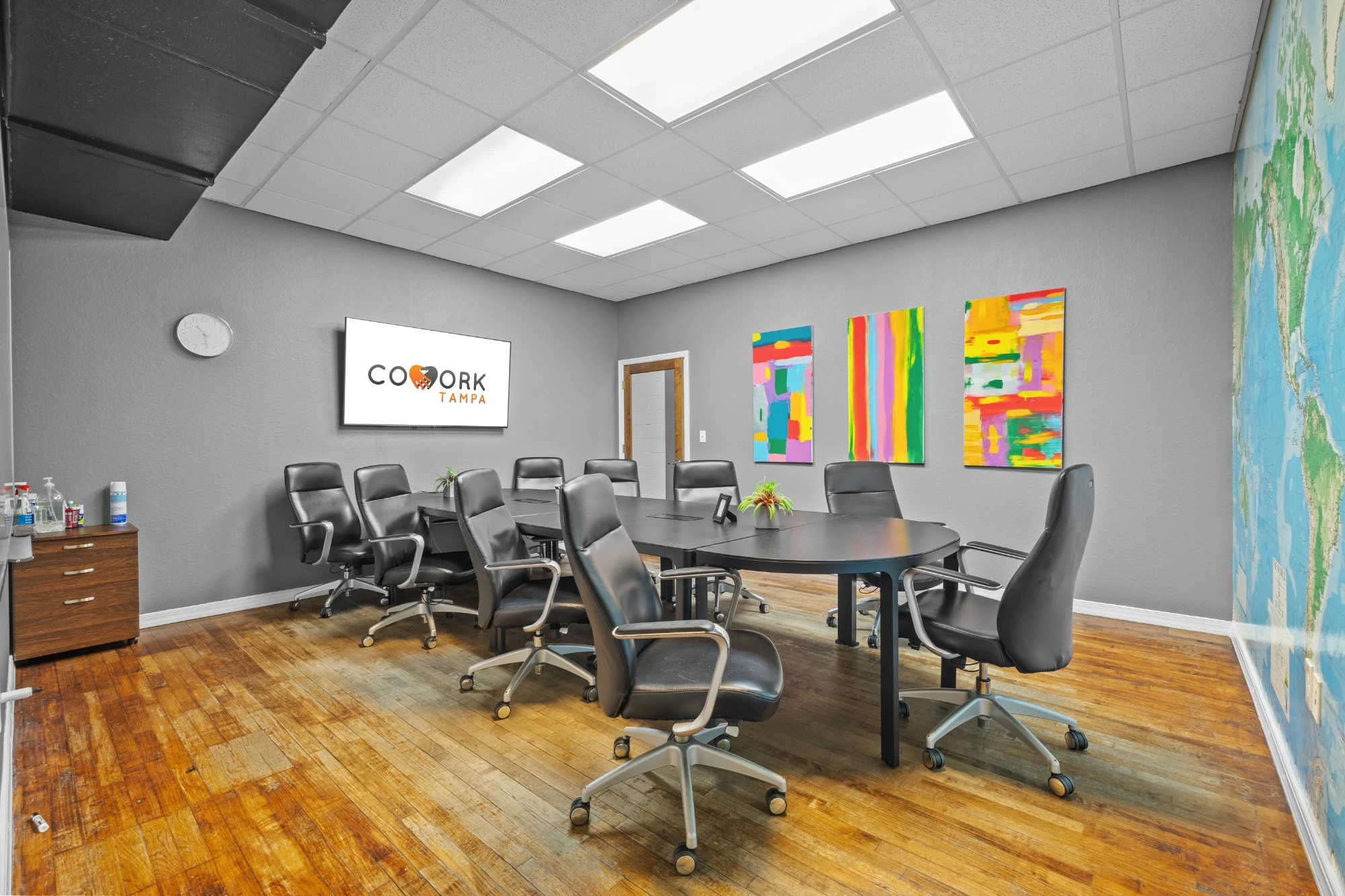 Meeting room 12 people · CoWorkTampa