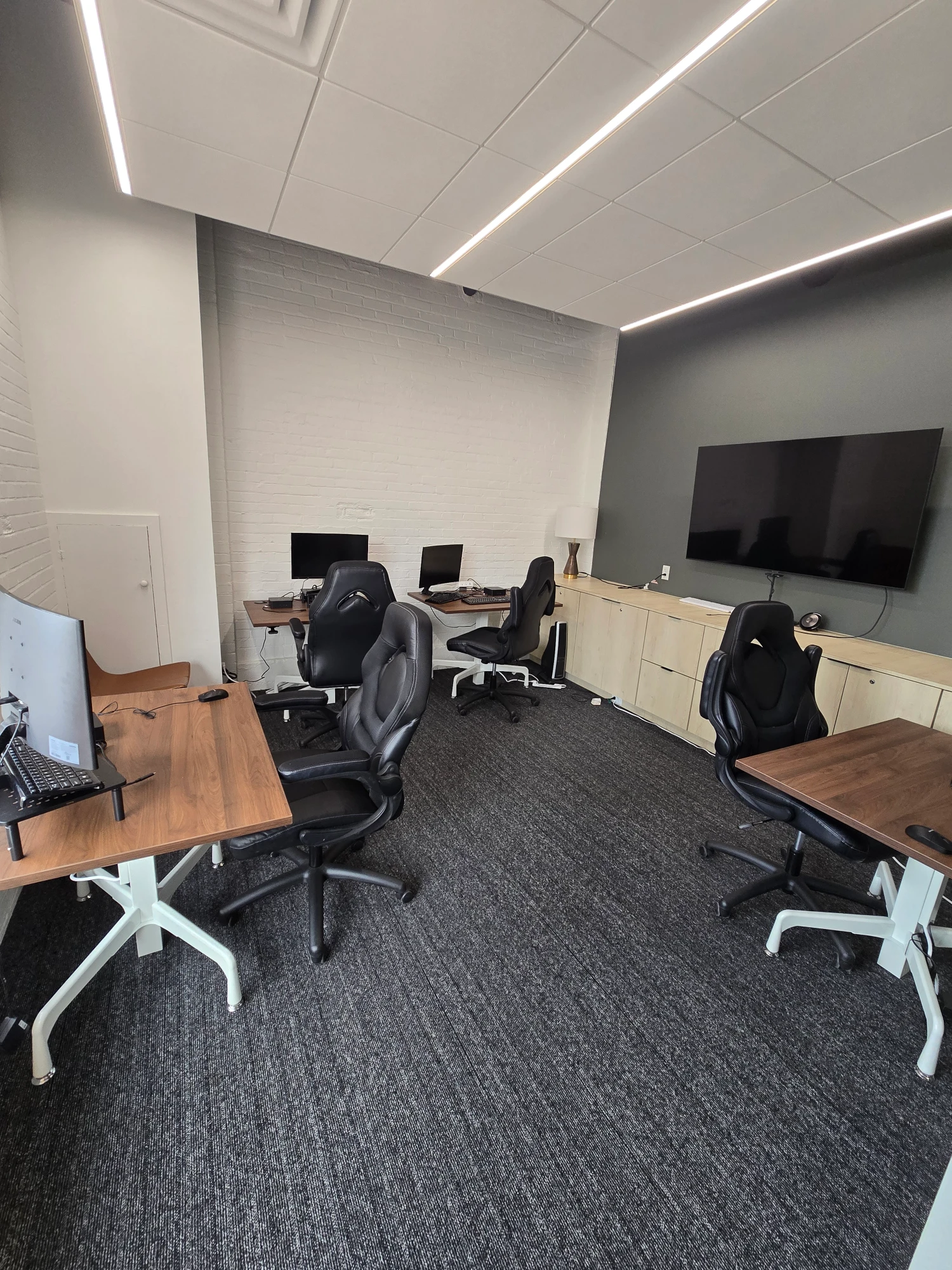 Private office 4 desks · Shared EGR