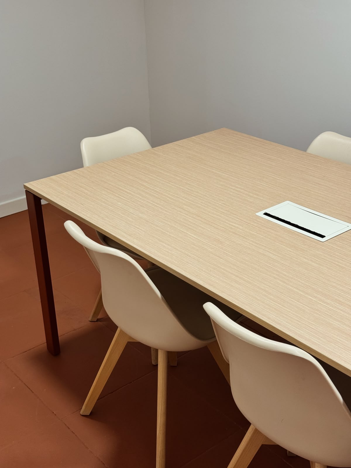 Sala de reunião 10 pessoas · Mezzanine Cowork