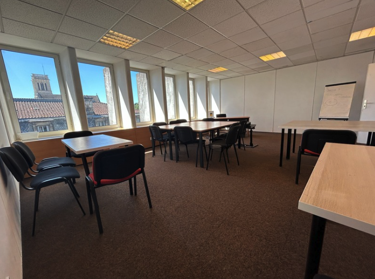 Salle de réunion 2 - 15 personnes · La Fontaine Coworking