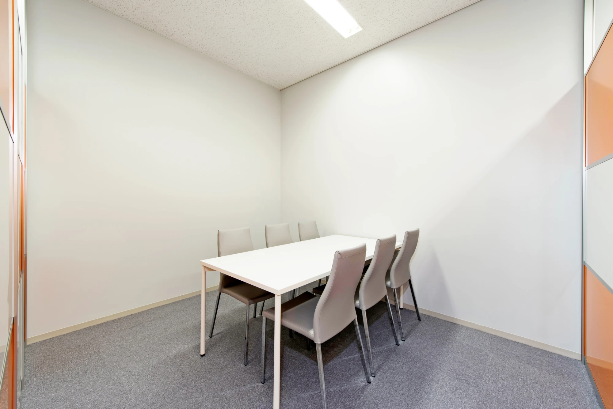 会議室（6 人用） · Sakuragicyo Entre salon
