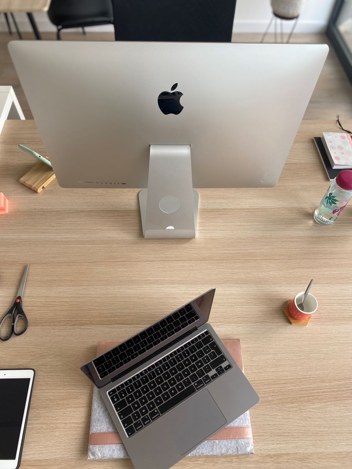 Accès coworking journée · Pentone