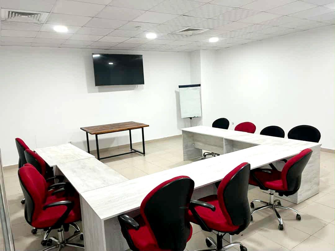 Salle de réunion 12 personnes · The Address Coworking Space