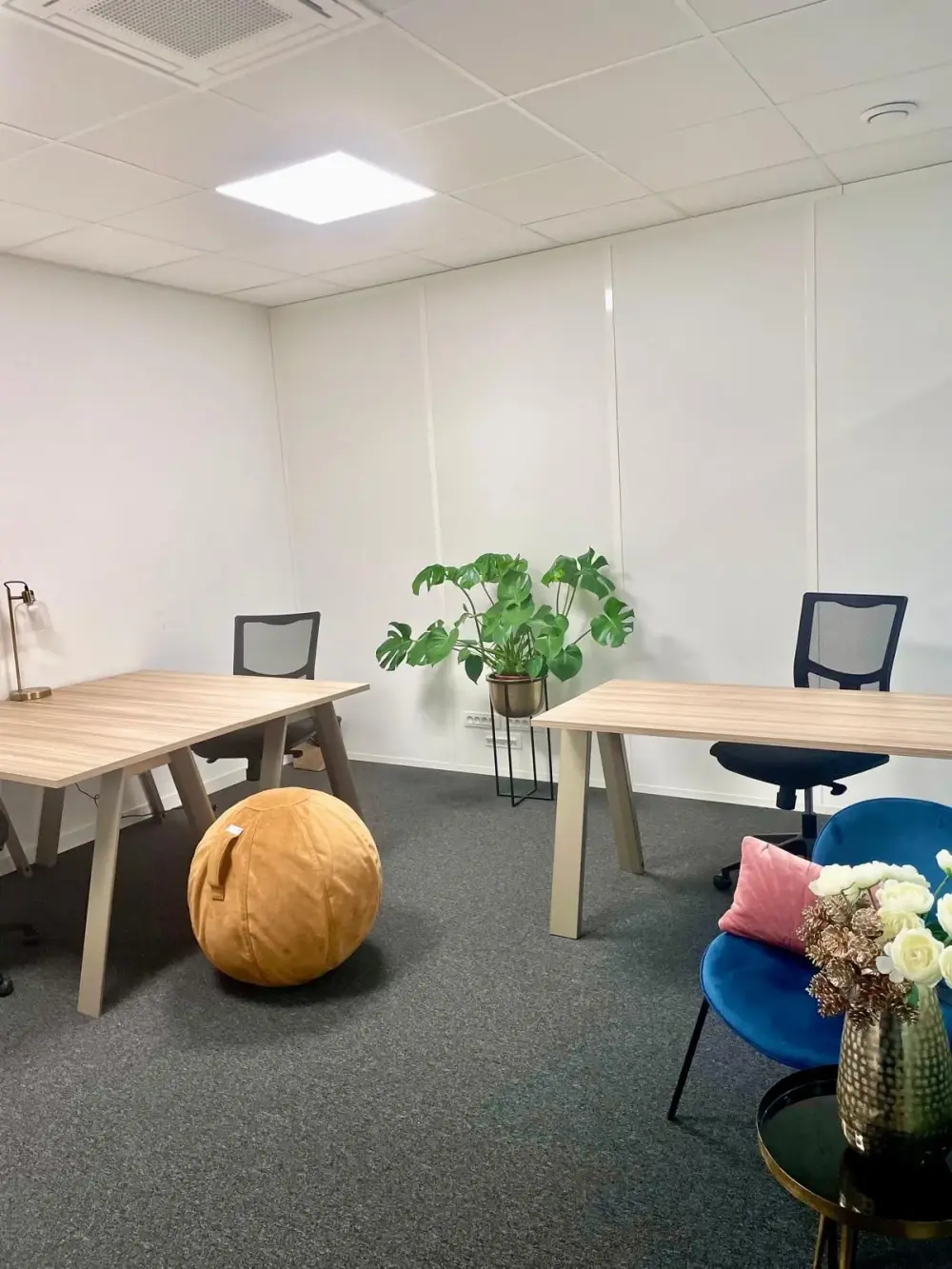 B07- Bureau privatif éco 4 postes · B'Coworker Angers Trélazé