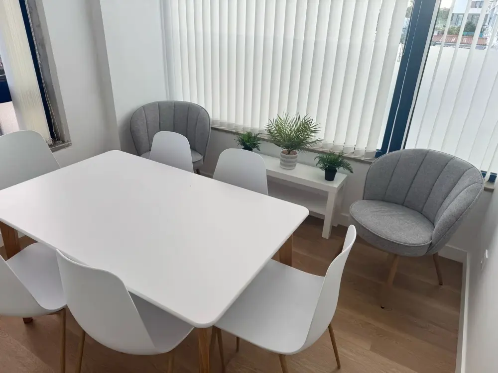 Meeting Room · SXL Bussiness Center