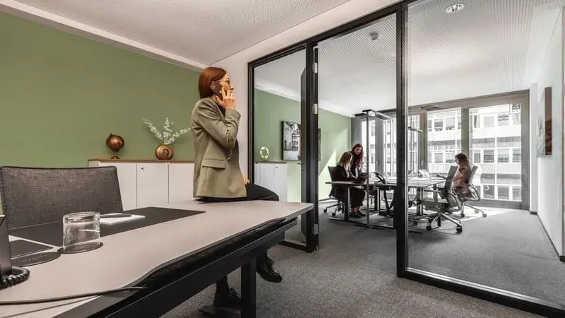 Private office for 4 persons · Contora Office Solutions - Stuttgart Kronprinzenpalais