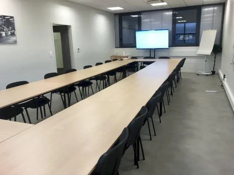 Salle SRM2 - 45m2 · Scribes e-Tic Spaces