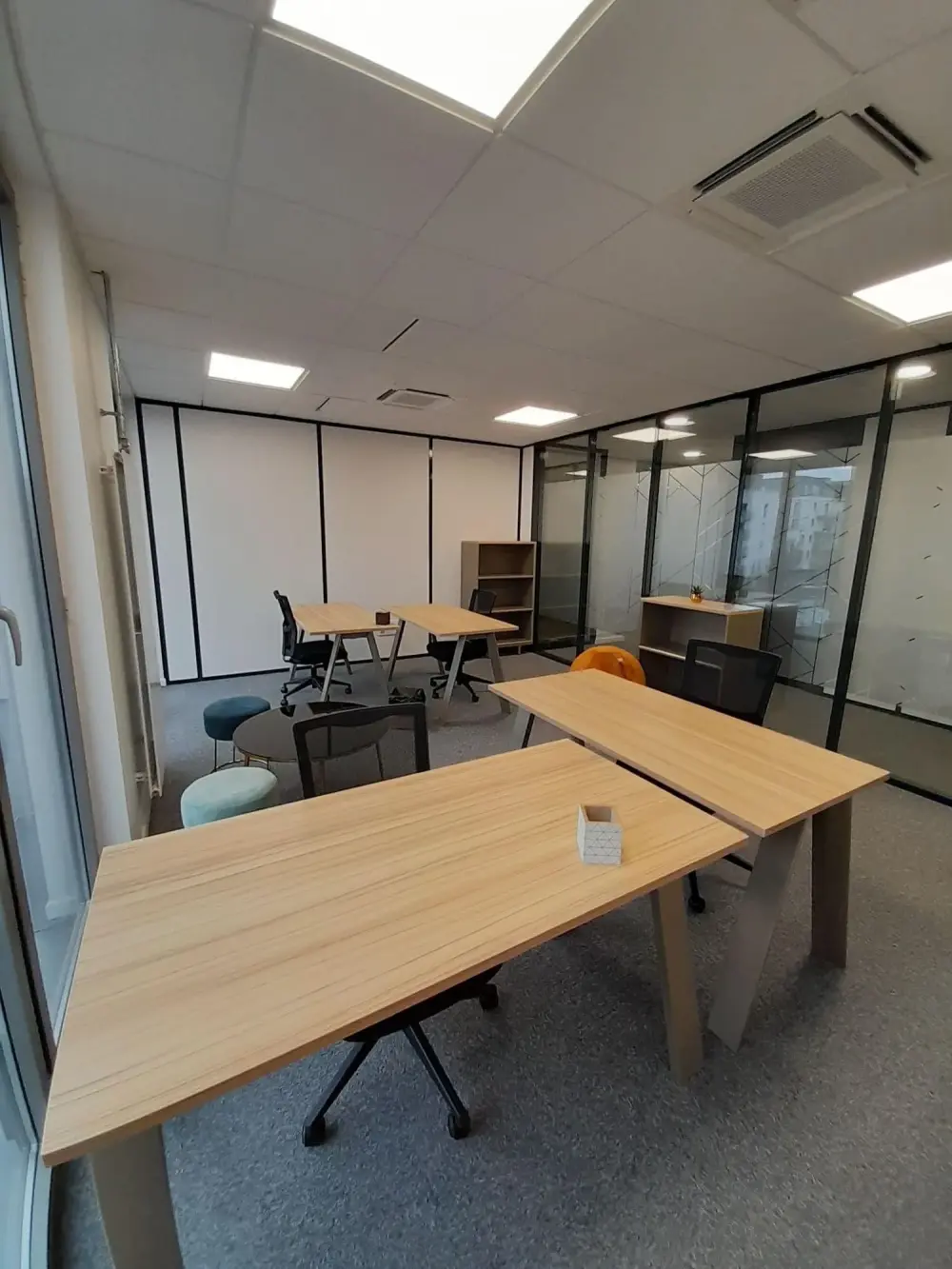 Bureau B13 / 6 postes · B'CoWorker Nancy