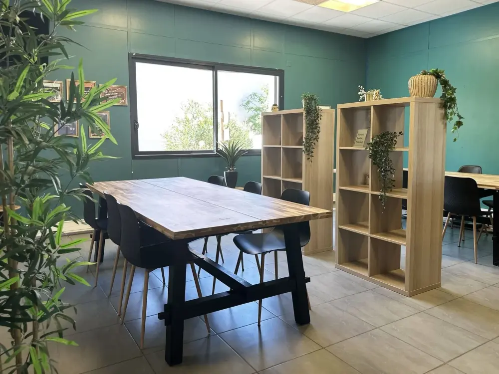 Coworking La Ruche (mi-temps) · CoWork Factory Castries