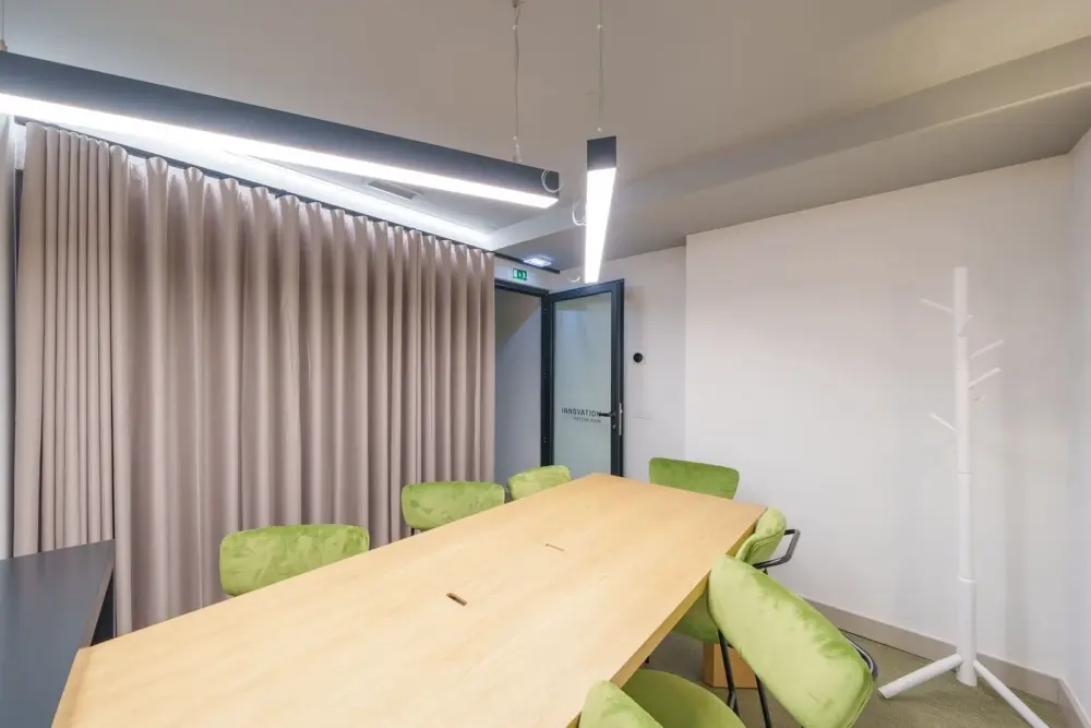 Meeting Room - Innovation · Vertical Coworking - Firmeza