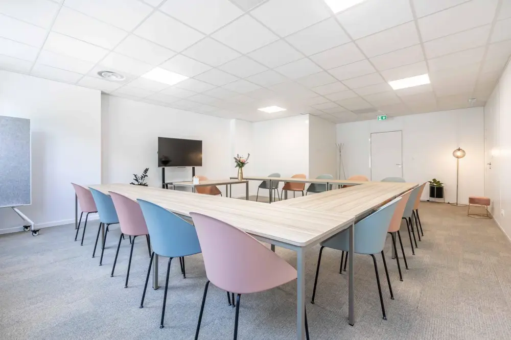 Salle de réunion Poitiers · B'Coworker Poitiers - Allende