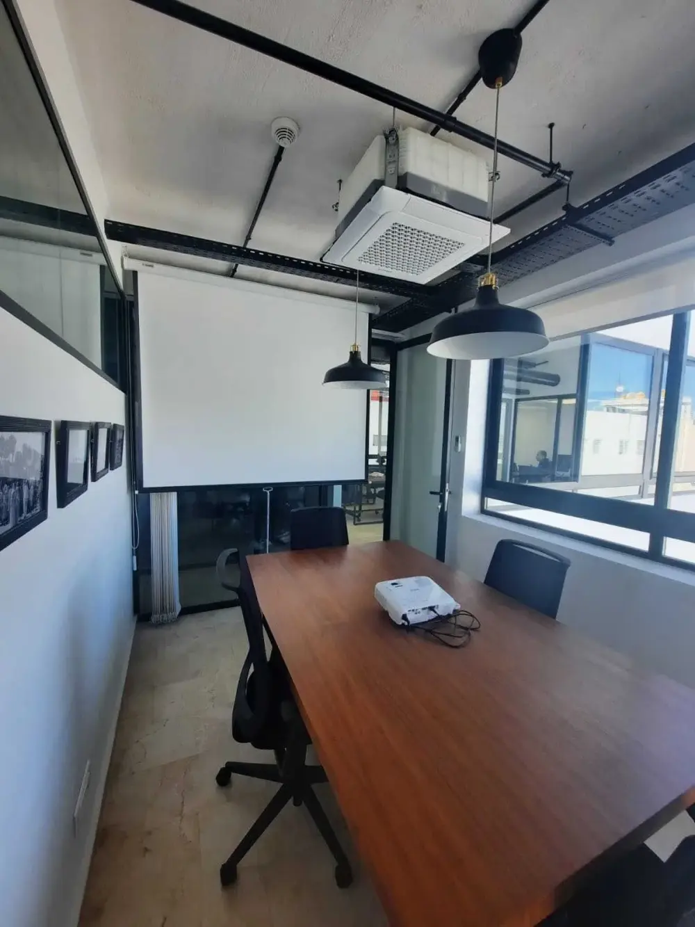 Petite salle de réunion · Commons Agdal