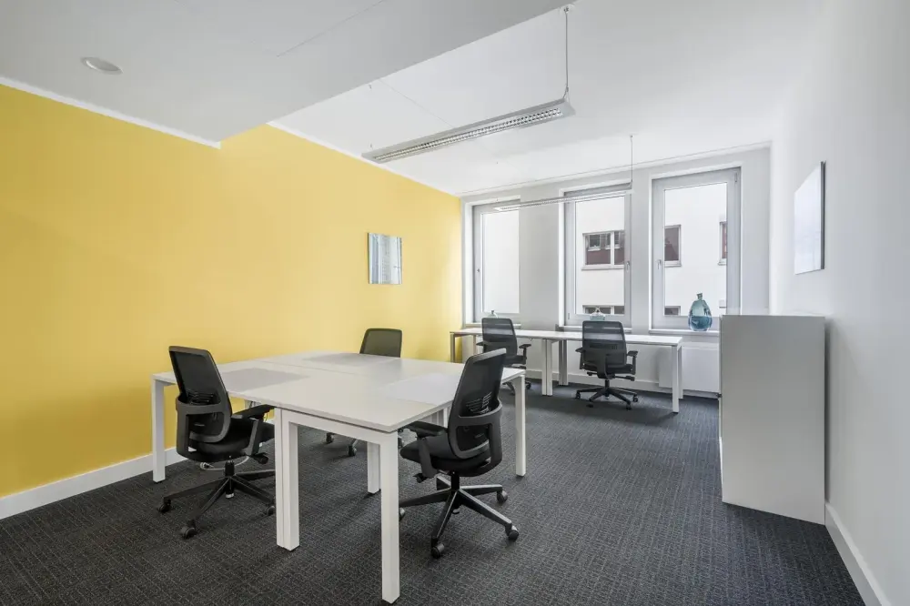 Day office · Regus LIMA, Cronos - El Derby