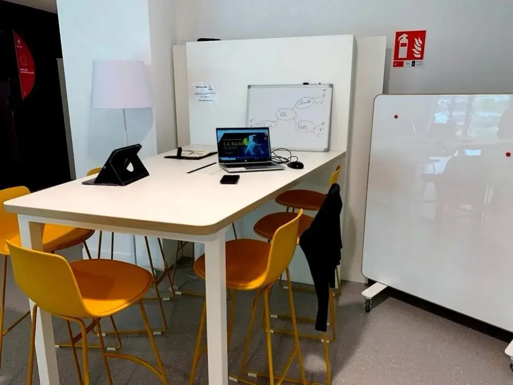 Le cockpit - Coworking · La Base