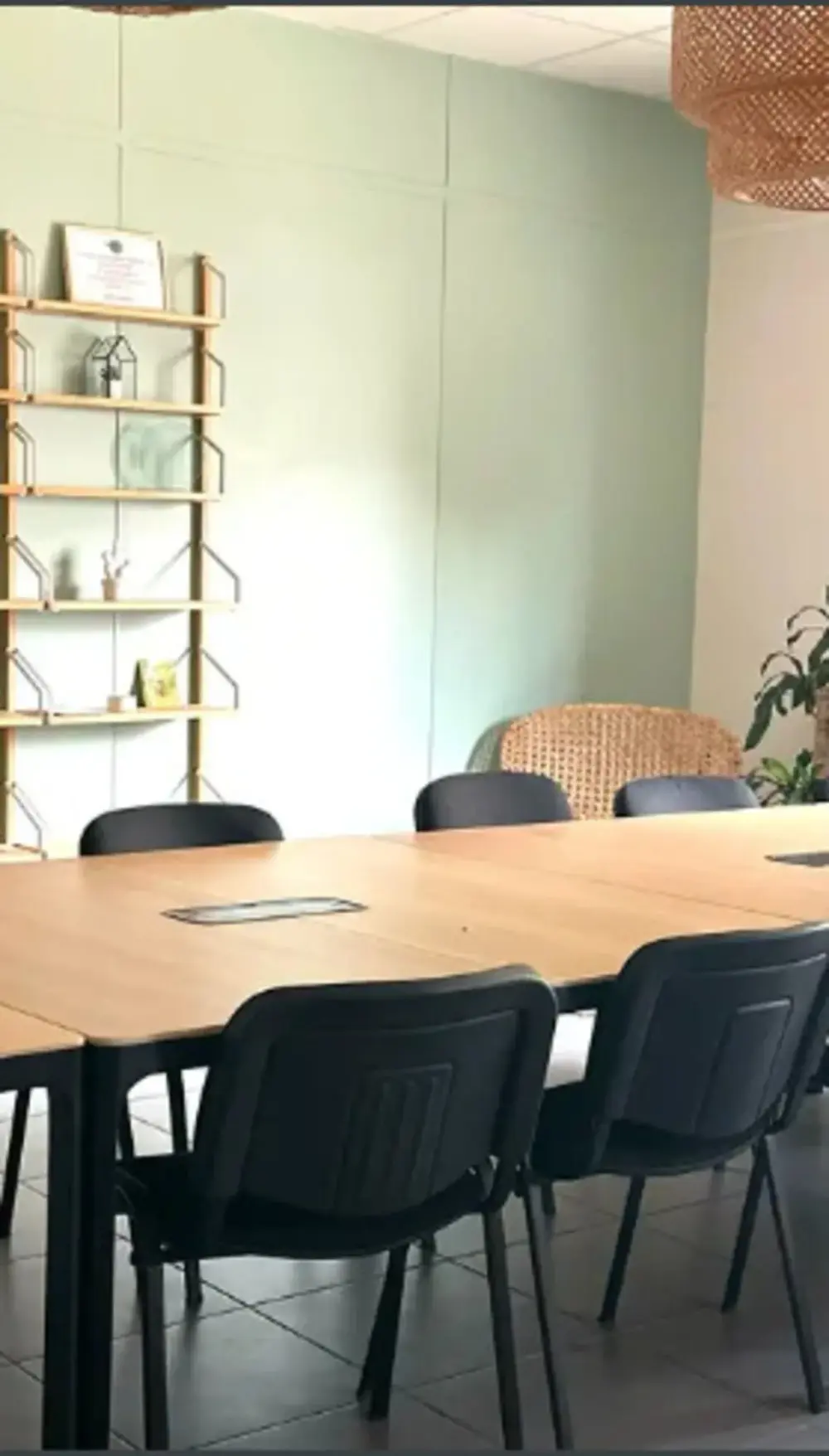Salle de réunion  La Fabrique · CoWork Factory Castries
