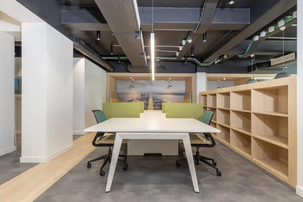 Coworking day pass · Regus ESPOO, Alberga Business Center