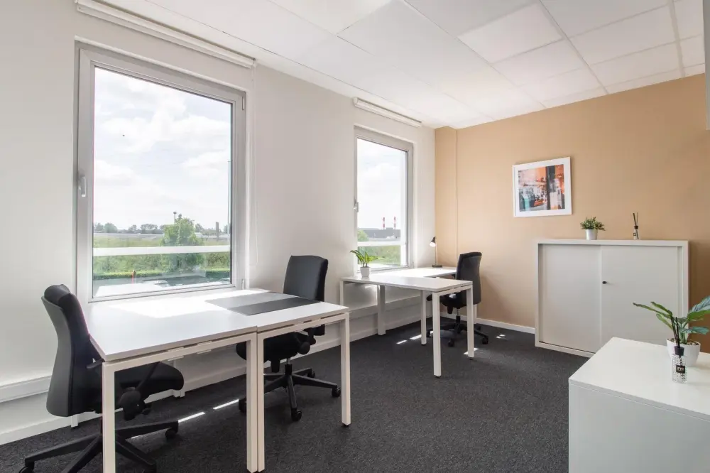 Day office · HQ Santiago, Enrique Foster