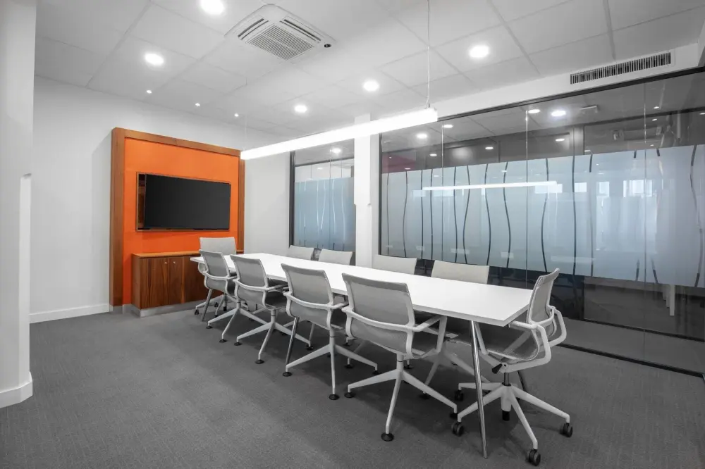 Room Ažuolas · Regus VILNIUS, Quadrum