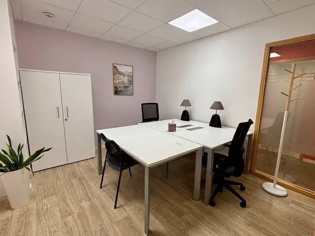 Grand bureau d'angle · Centre d'affaires Lorient Mer