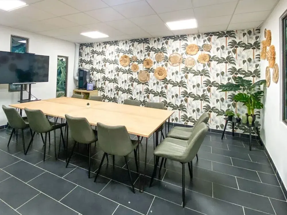Salle 10 personnes · Bureaux & Co Le Richter Port Marianne