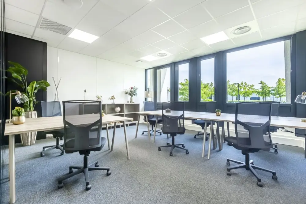 B28 - Bureau privatif standard 6 postes · B'CoWorker Orgemont