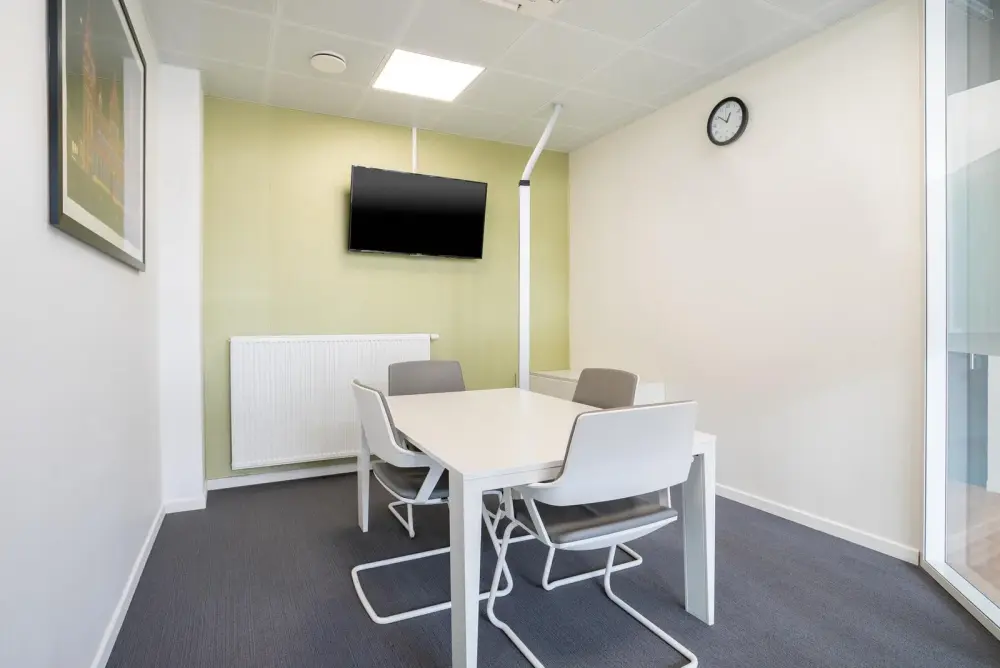 Meeting room CM M043 · Regus NEW CAIRO, Raya Offices - EGP
