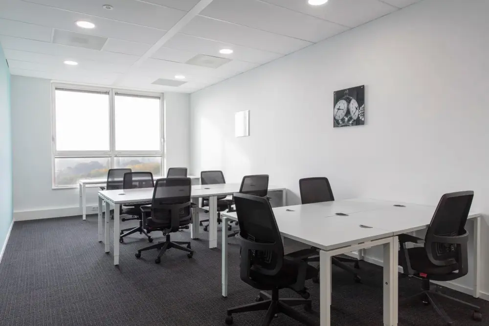 Day office · HQ SAMUTPRAKARN HQ The Metropolis Samrong