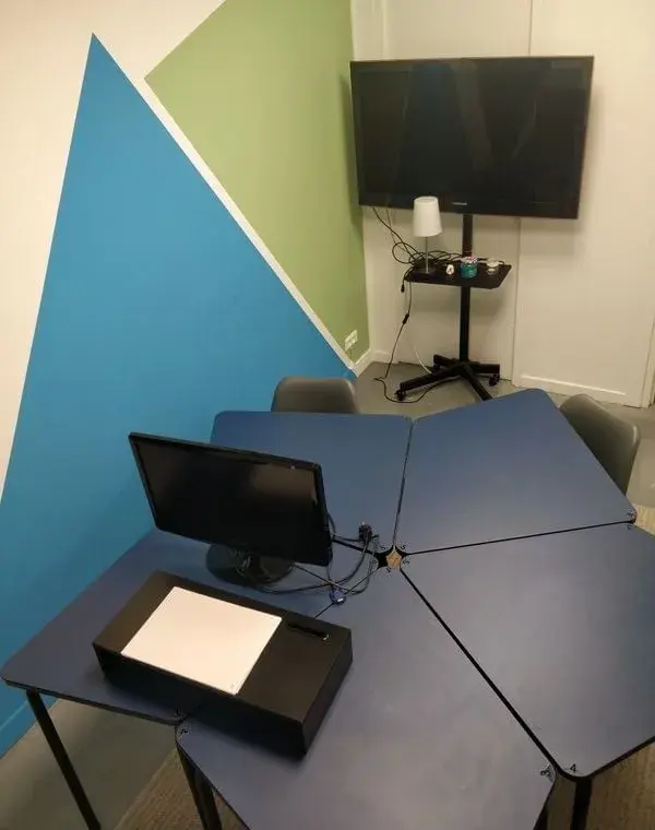 Salle de réunion 6 personnes · L'esca-LAB
