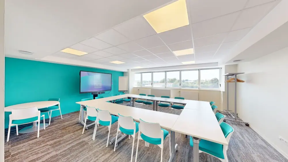 Salle Chicago - 18 personnes · WTC Poitiers Futuroscope - CCI de la Vienne
