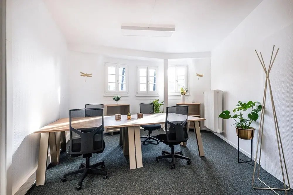 Bureau B7 / 6 postes · B'CoWorker Metz