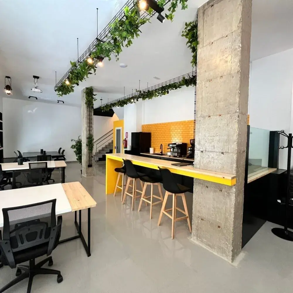 Pase hora Hot Desk / Espacio flexible · Garage Coworking Valencia Plaza Vicente Iborra