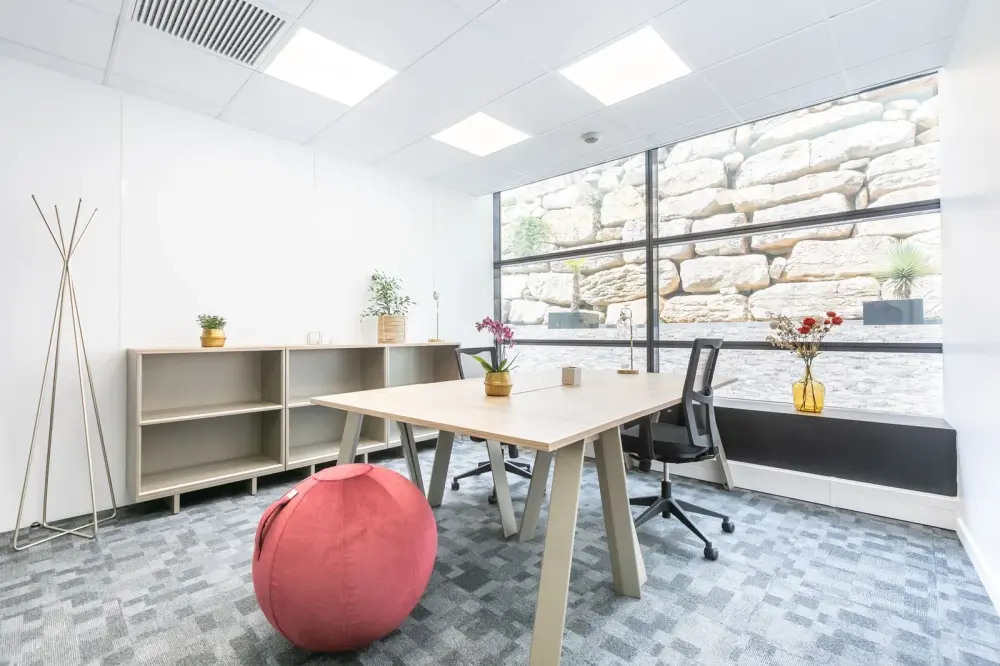 Bureau standard 3 postes · B'Coworker Sophia Antipolis