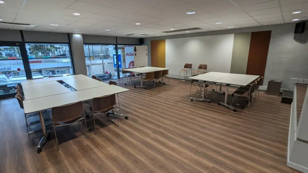 Salle de réunion 30 personnes · Palais Work