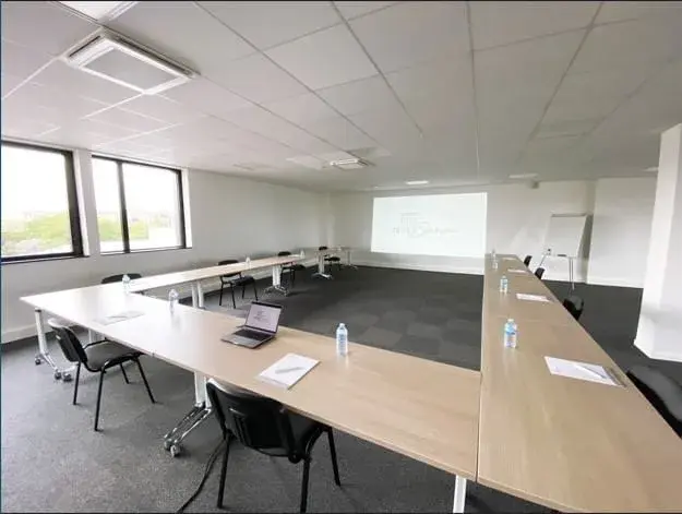 Salle de Conférence · Office Station Metz
