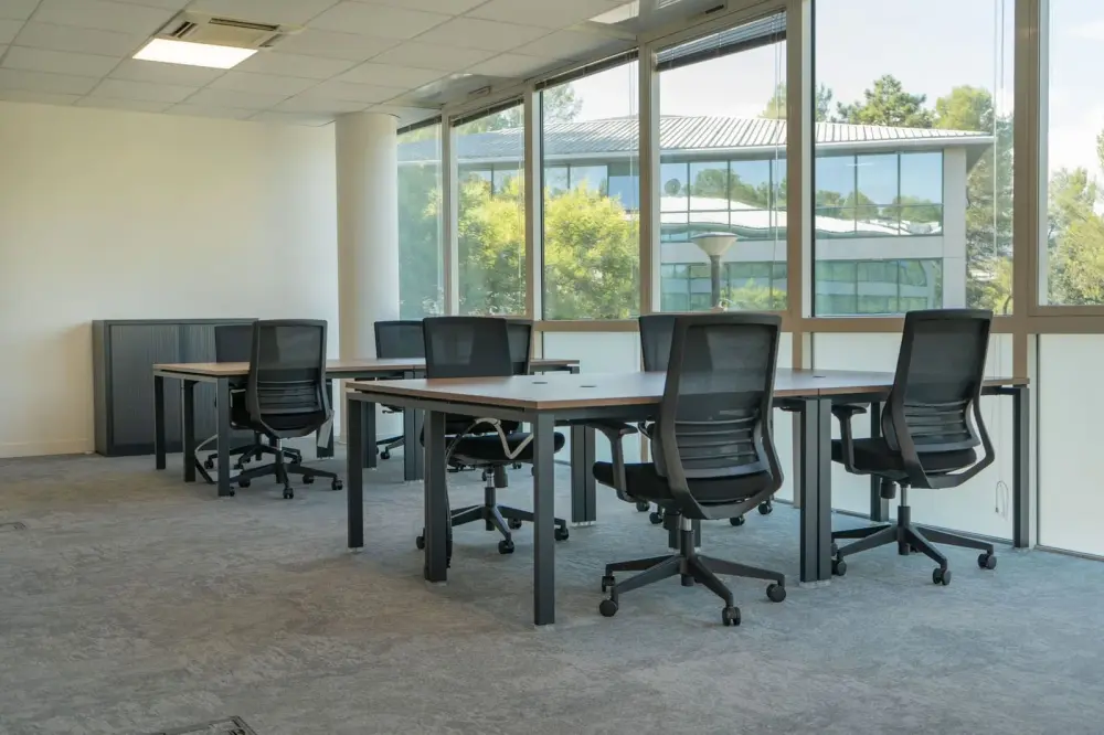 Private Office - 8 personnes · Sundesk Biot