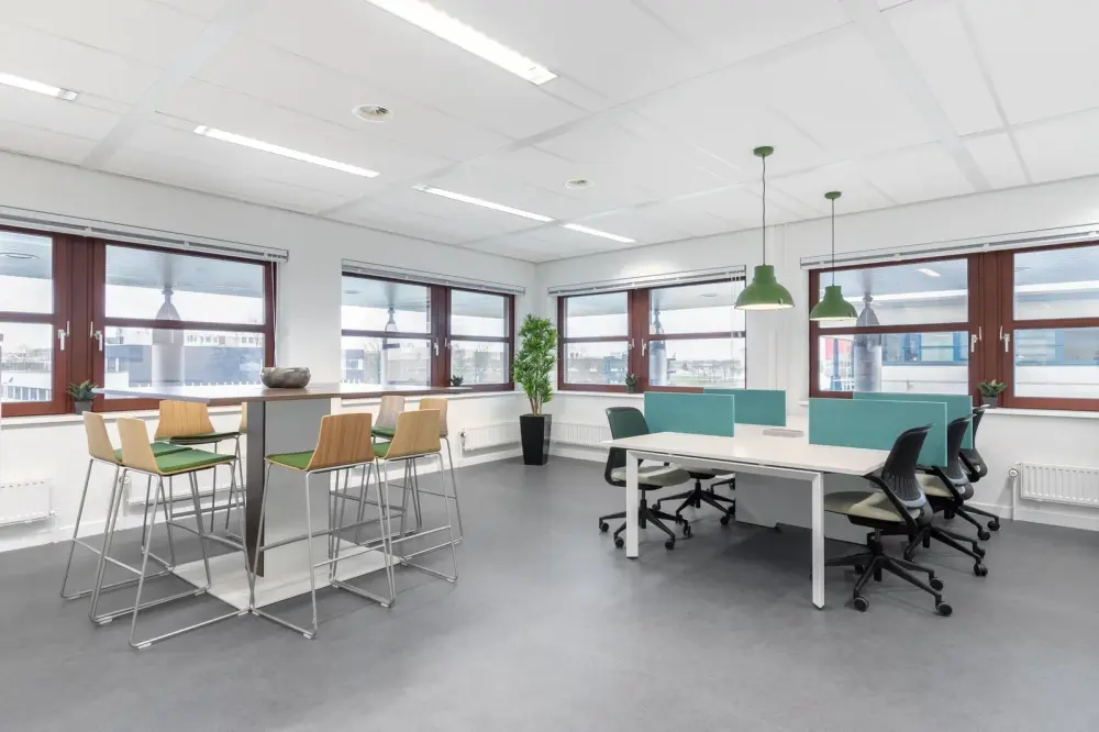 Coworking day pass · Regus ON, Toronto - Davisville Centre
