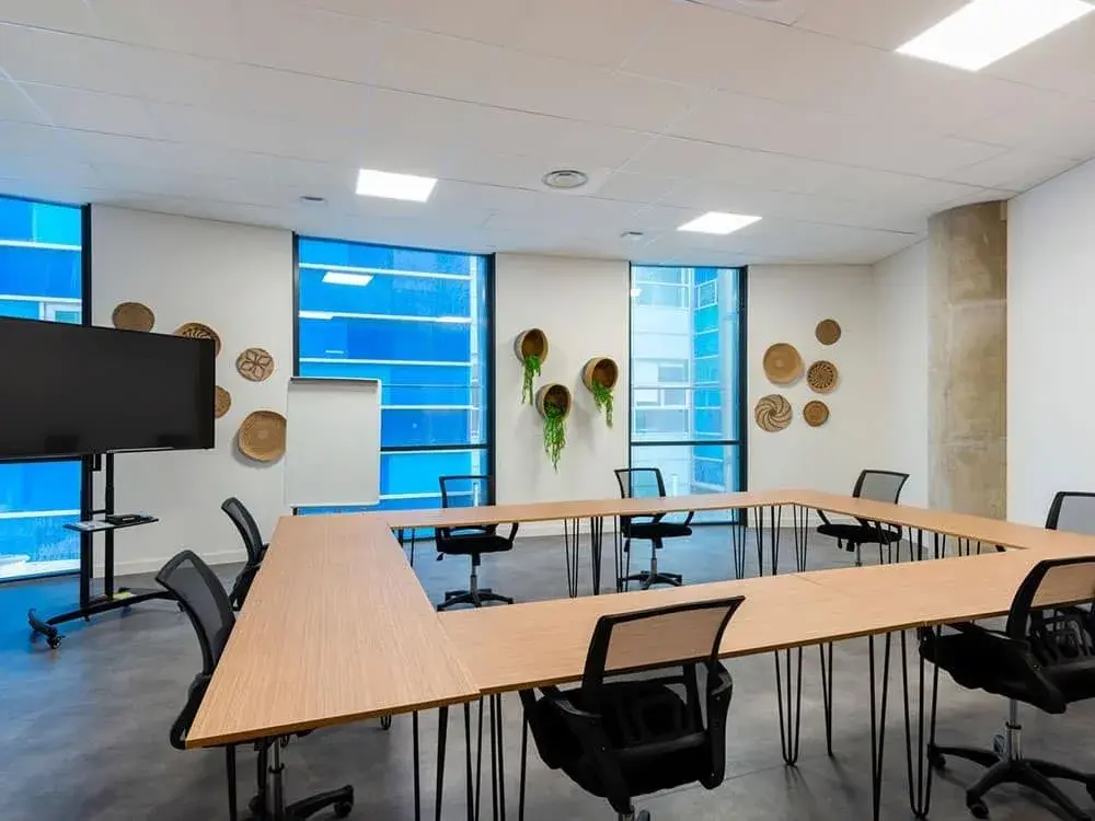 Salle 20 personnes · Bureaux & Co Le Galet
