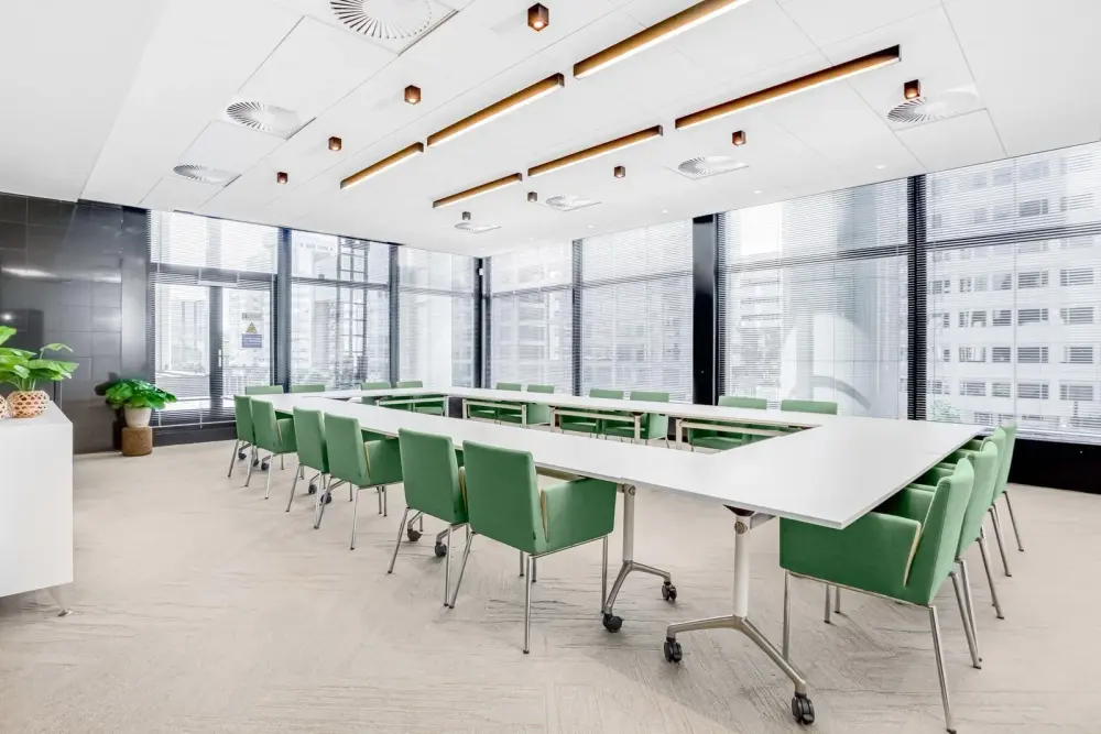 Room zMR 01 · Spaces KYIV, Maidan Plaza