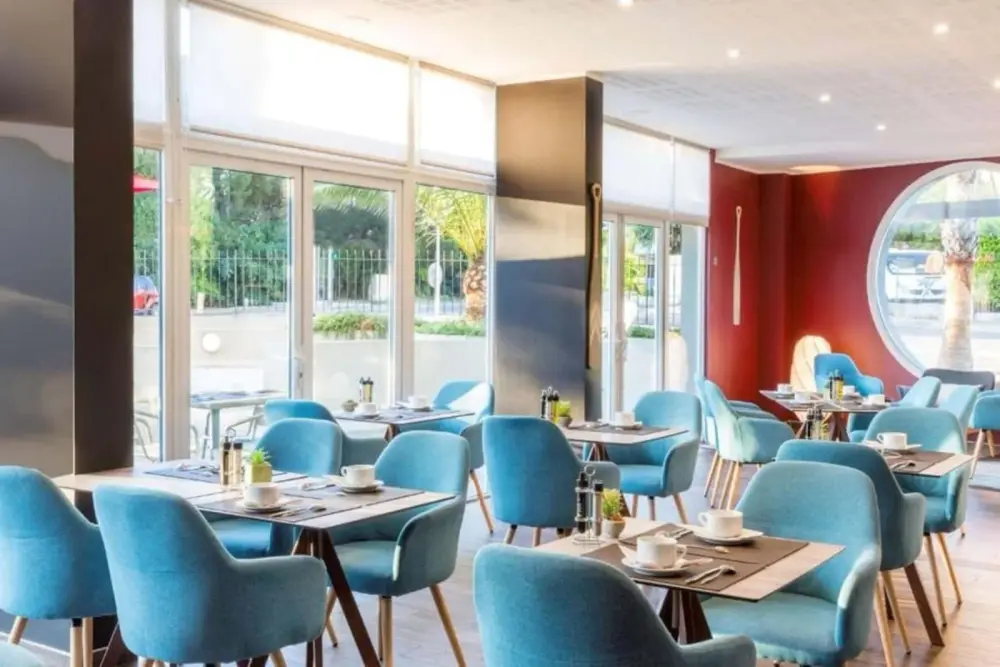 Accès Coworking Calme · myWO Antibes Gare Riviera