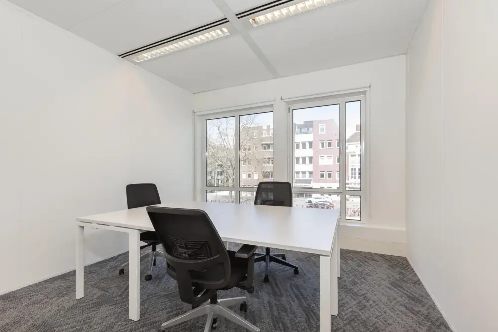 Day office · Regus Sofia, BSR 1 (EUR)