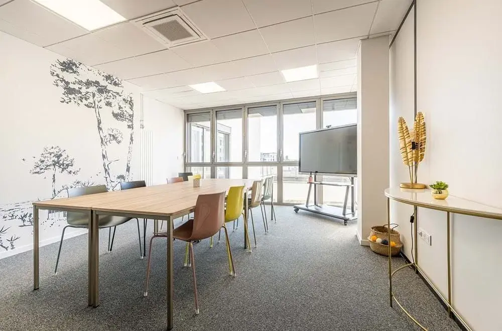 Salle Deauville / 12 postes · B'CoWorker Nancy