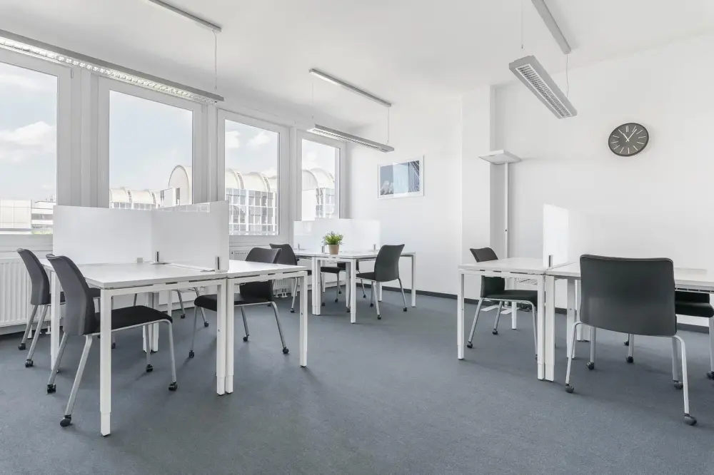 Coworking day pass · Regus QC, Saint Laurent - Ville St-Laurent