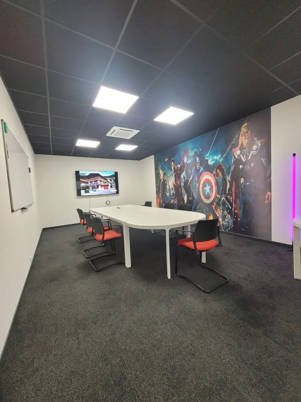 Salle Marvel · Community Work