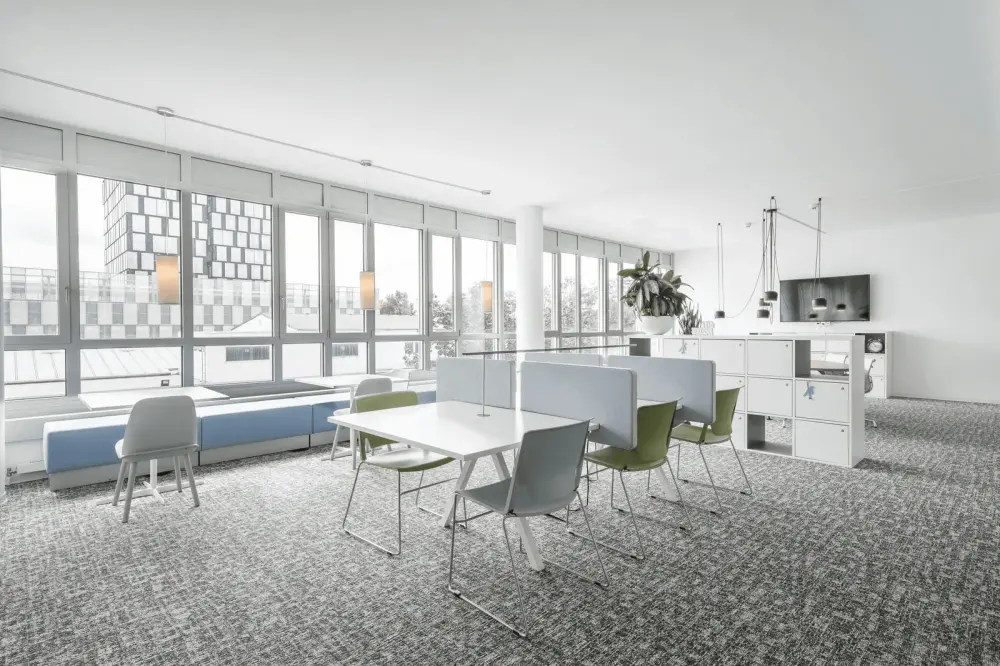 Coworking day pass · Regus Riga, Business Garden