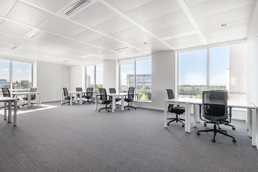 Day office · Spaces Bangkok, Suthi Building