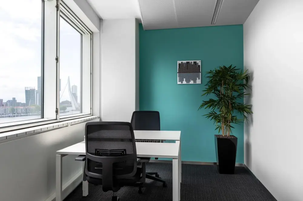 Day office · Regus Sofia, BSR 1 (EUR)